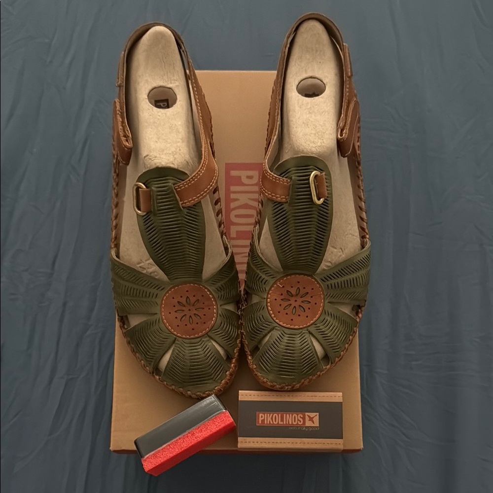Vallarta 2 flat Sandals by Pikolinos